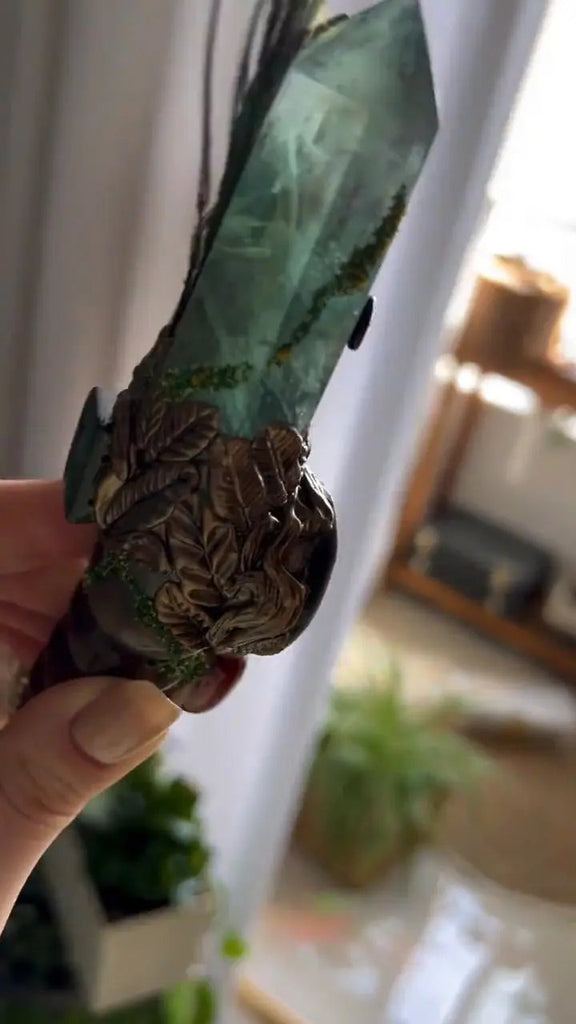 Dragon’s Breath Natural Crystal & Deer Antler Scepter Buddha padmasana