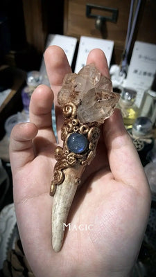 「Lunar Quartz Shamanic Wand」Handcrafted Crystal Energy Totem for Rituals & Spiritual Awakening Buddha padmasana
