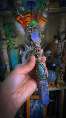 Handmade Peacock Feather Magic Wand with Amethyst - for Mystical Rituals & Energy Healing Buddha padmasana