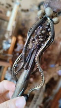 Load image into Gallery viewer, OctopusSkull Wand Buddha padmasana