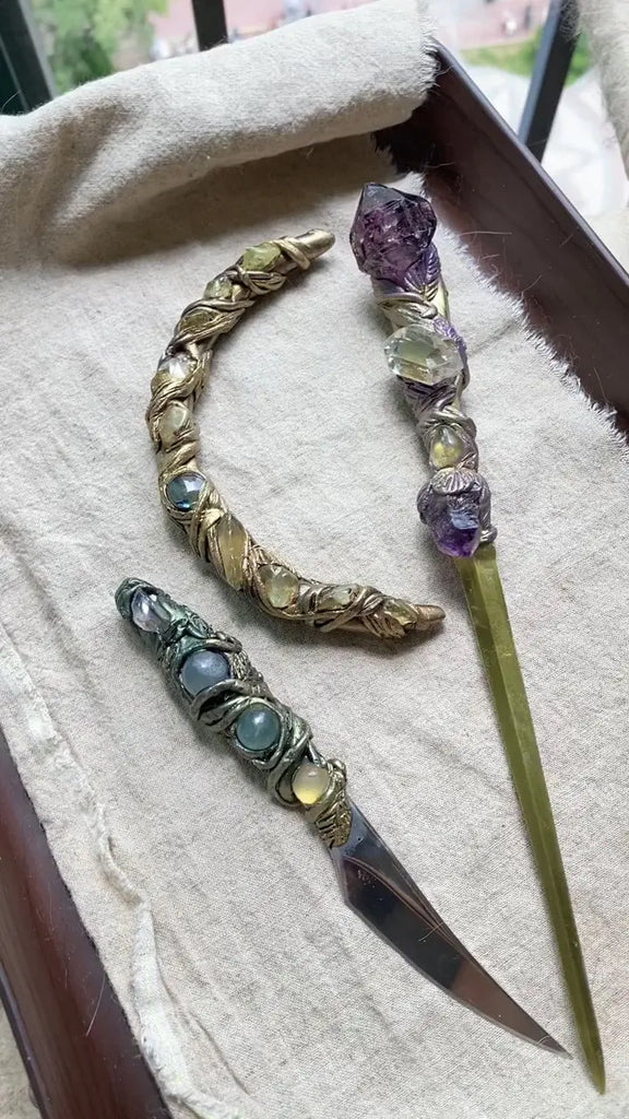 Amethyst Twilight Ritual Wand Buddha padmasana