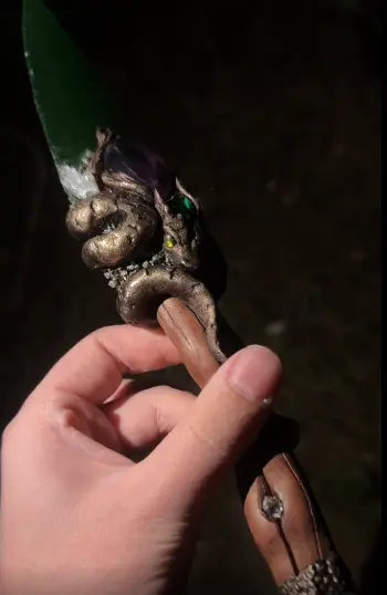 Witchblade · Poisoned 🐍 Buddha padmasana