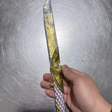 Cargar imagen en el visor de la galería, Close-up macro shot of the ornate golden wing crossguard and textured opal blade, showcasing the divine craftsmanship and luminescent finish.